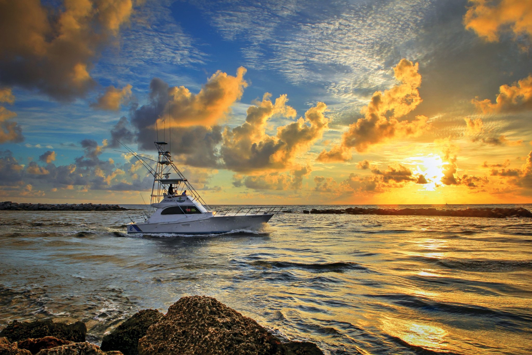 A252-Boat-Going-Fishing-During-Sunrise-at-the-Pompano-Inlet-Florida-Original_preview.jpg